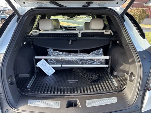 New 2026 Cadillac XT5 Sportv w/ LPO, Floor Liner Package image 43