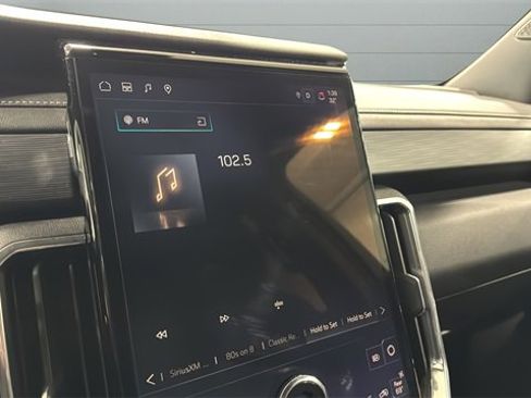 Used 2025 GMC Acadia Elevation image 13