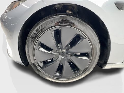Used 2025 Tesla Model 3 Long Range AWD/4WD image 12