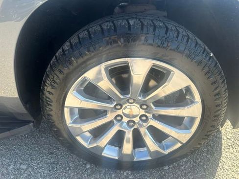 Used 2022 Chevrolet Tahoe Premier AWD/4WD image 13
