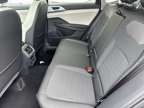 New 2026 Volkswagen Taos SE FWD image 11