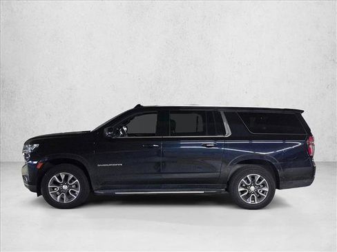 Used 2023 Chevrolet Suburban LT w/ LT Signature Plus Package RWD image 7