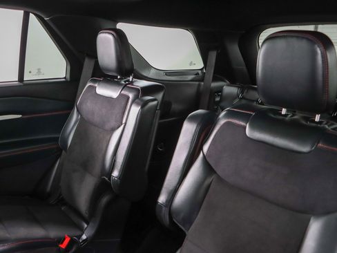 Used 2025 Ford Explorer ST image 25