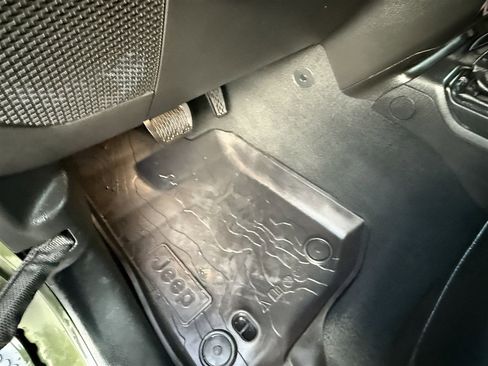 Used 2022 Jeep Wrangler Unlimited Sahara w/ Cold Weather Group image 21