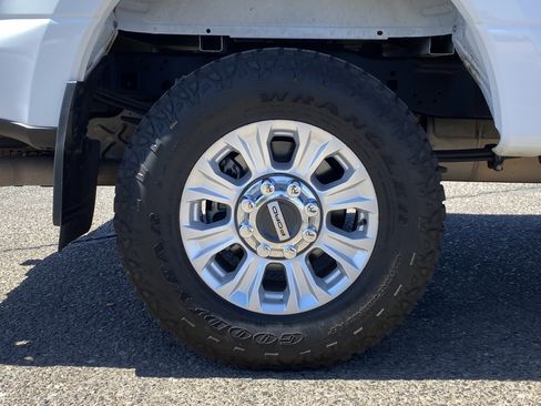 Used 2022 Ford F250 XLT w/ XLT Value Package AWD/4WD image 10