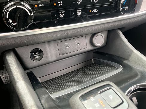 Certified 2025 Nissan Rogue S FWD image 31