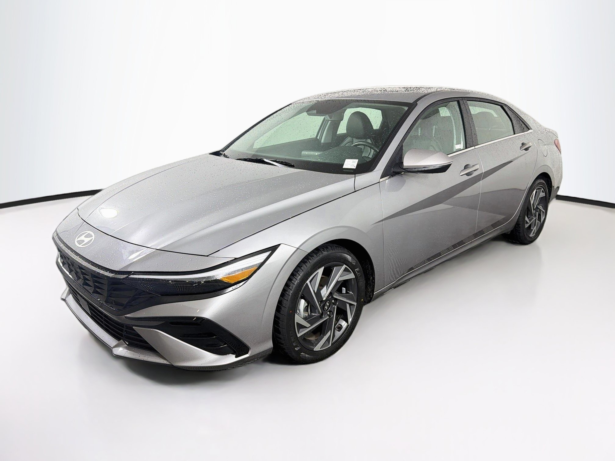 Used 2025 Hyundai Elantra Limited FWD image 3