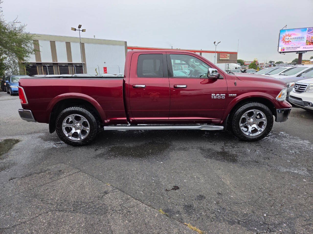 Used 2017 RAM 1500 Laramie w/ Convenience Group AWD/4WD image 5