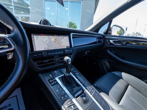 Used 2020 Porsche Macan AWD/4WD image 38