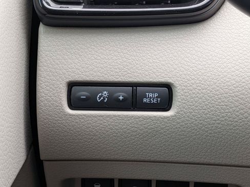 Used 2021 Nissan Rogue Sport SL AWD/4WD image 17