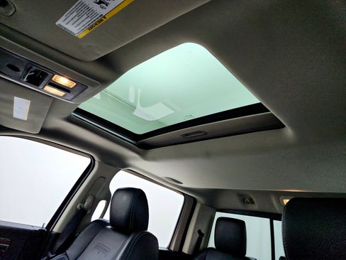 Used 2015 RAM 1500 Laramie w/ Convenience Group image 13