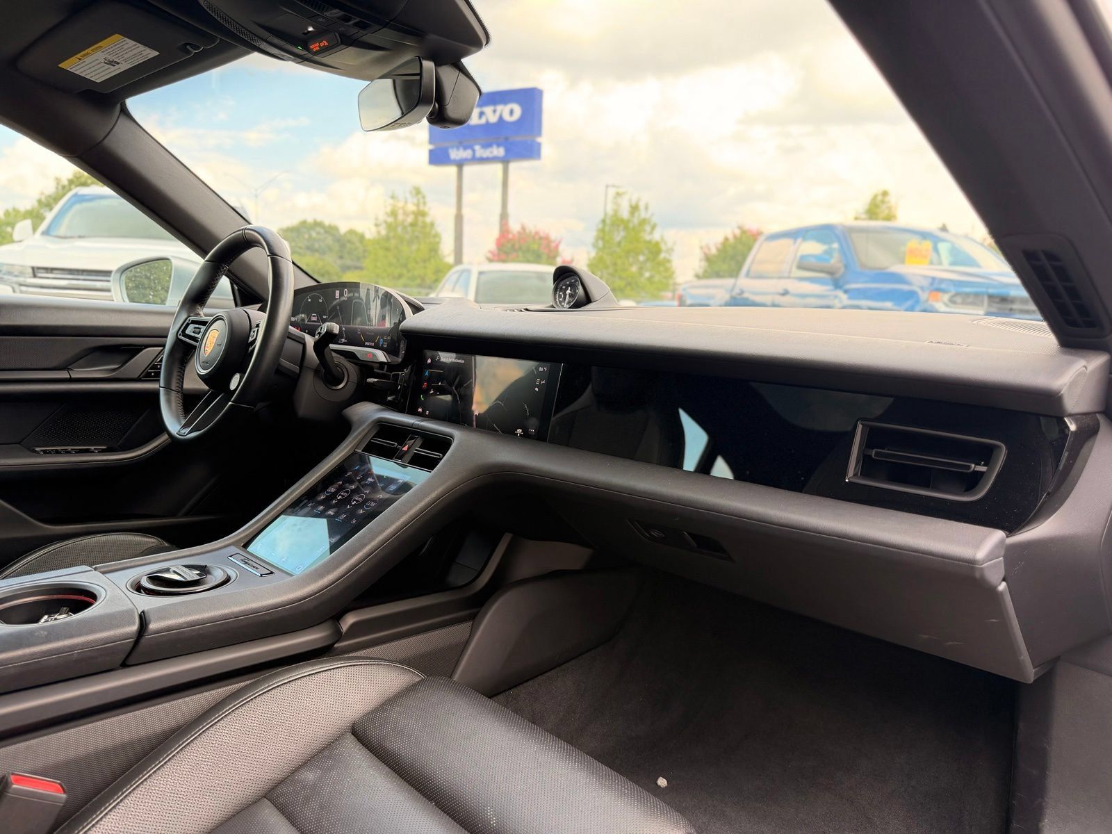 Used 2020 Porsche Taycan 4S w/ Premium Package AWD/4WD image 42