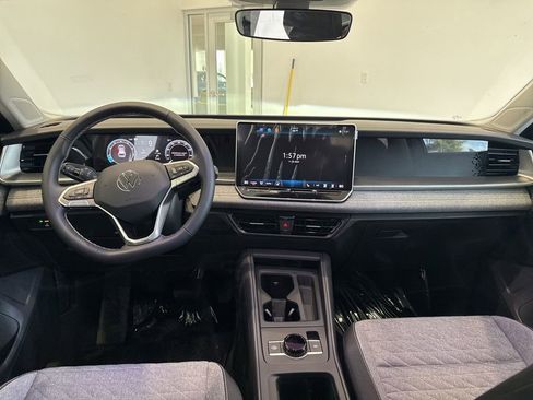 New 2026 Volkswagen Tiguan SE AWD/4WD image 11