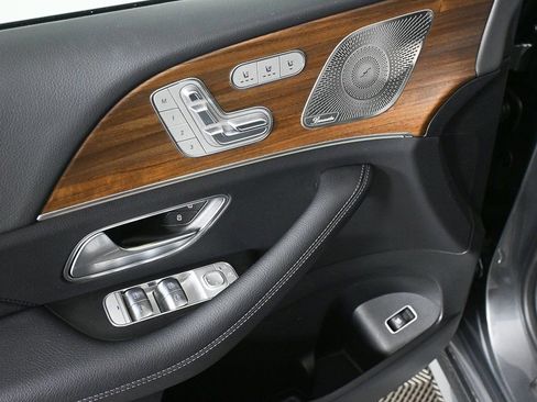 Used 2025 Mercedes-Benz GLS 450 GLS 450 image 7