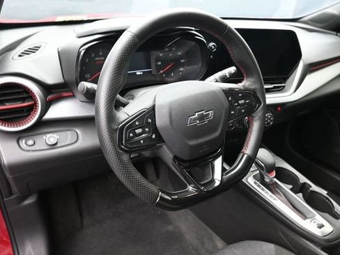 Used 2026 Chevrolet Trax RS FWD image 27