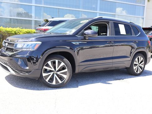 Used 2022 Volkswagen Taos SE w/ IQ.Drive SE Package AWD/4WD image 1