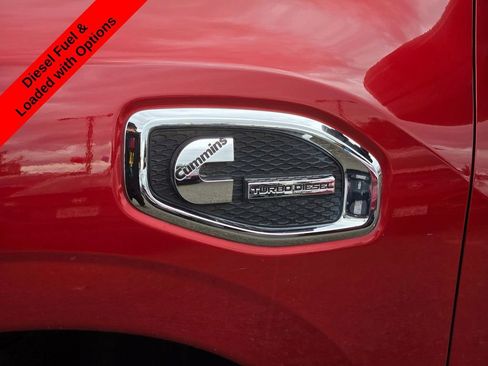 Used 2019 Nissan Titan SV w/ SV Convenience Package image 9