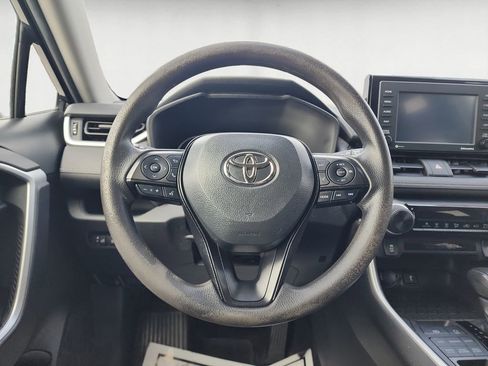 Certified 2022 Toyota RAV4 LE image 12