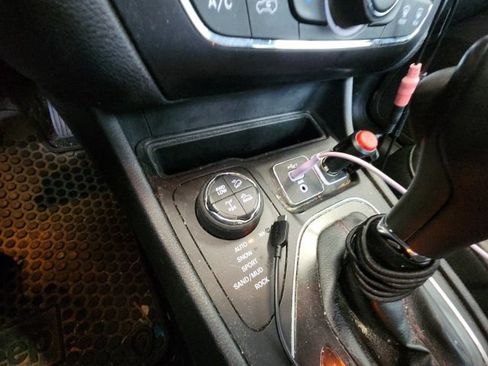 Used 2021 Jeep Cherokee Trailhawk w/ Sun, Sound & Nav Group AWD/4WD image 25