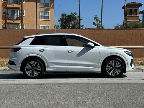 Used 2023 Audi Q4 e-tron Premium Plus w/ Premium Plus RWD image 3