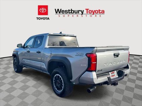 Certified 2025 Toyota Tacoma TRD Off-Road image 9