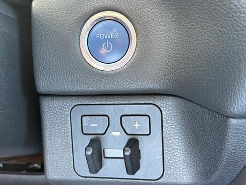 Used 2023 Toyota Sequoia Limited image 18