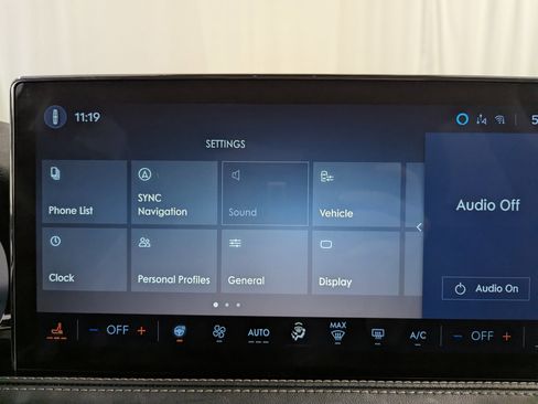 Used 2025 Lincoln Corsair AWD w/ Equipment Group 101A image 20