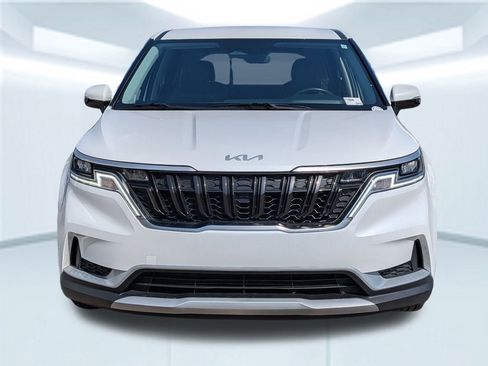 Used 2024 Kia Carnival LX image 10