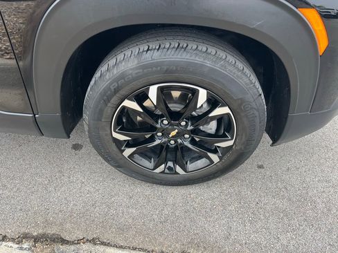 Used 2022 Chevrolet TrailBlazer LT w/ Convenience Package FWD image 12