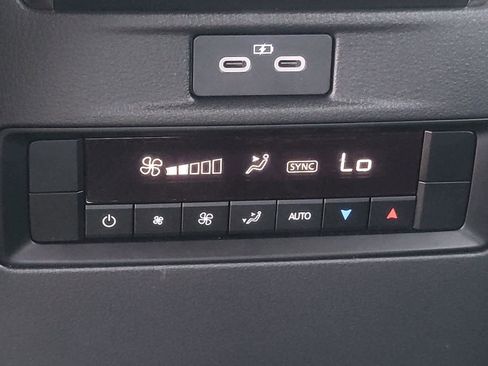 Used 2024 MAZDA CX-90 3.3 Turbo S w/ Premium Package image 18