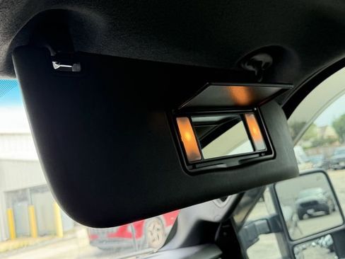 Used 2015 Ford F250 Lariat w/ Lariat Interior Package AWD/4WD image 24