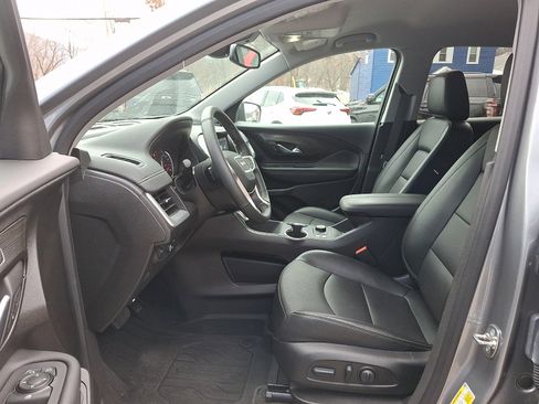 Used 2024 GMC Terrain SLT w/ Infotainment Package II image 13