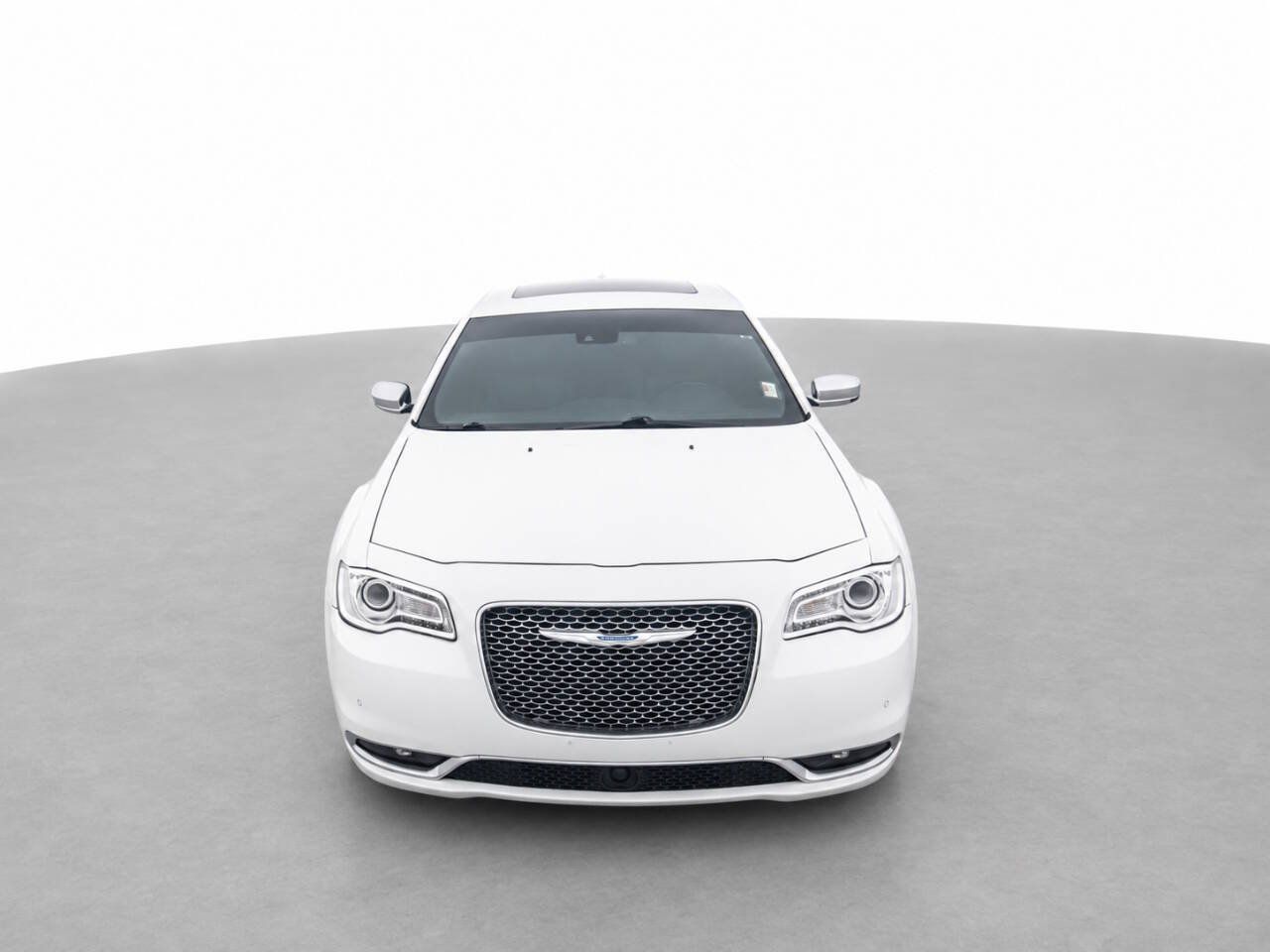 Used 2017 Chrysler 300 C Platinum w/ Safetytec Plus Group RWD image 2