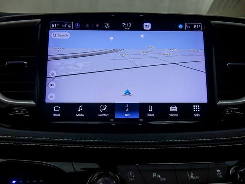 Used 2021 Chrysler Pacifica Touring-L w/ S Appearance Package image 17