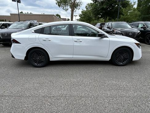 New 2026 Nissan Sentra SV FWD image 8
