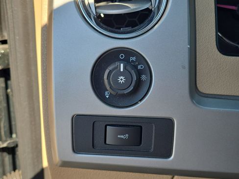 Used 2013 Ford F150 Lariat w/ Luxury Equipment Group image 21