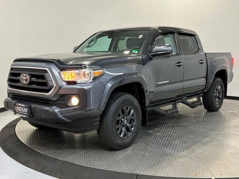 Used 2020 Toyota Tacoma SR5 image 3