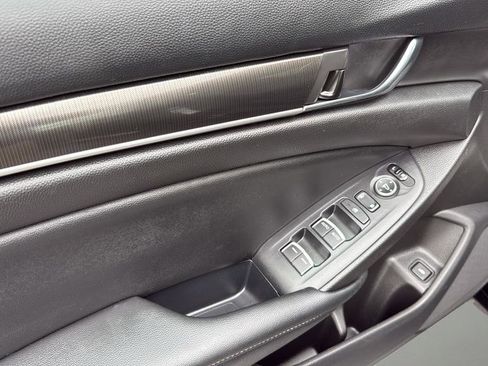 Used 2022 Honda Accord Sport image 10