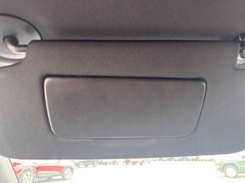 Used 2025 Chevrolet Equinox LT w/ Convenience Package II image 24