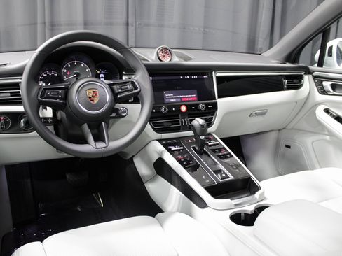 New 2026 Porsche Macan S image 4