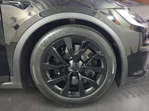 Used 2022 Tesla Model X Plaid image 20