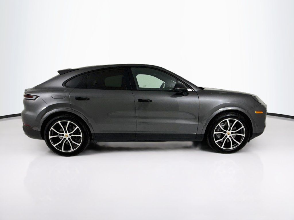 Certified 2024 Porsche Cayenne Coupe AWD/4WD image 8