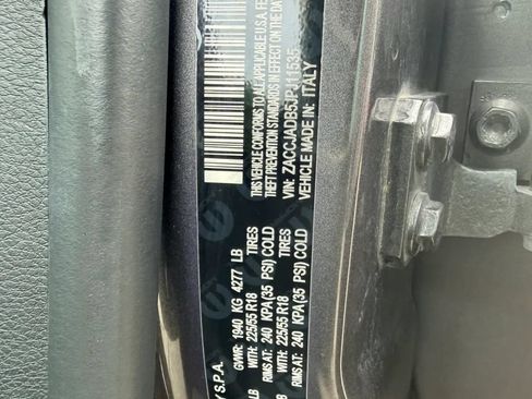 Used 2018 Jeep Renegade Limited FWD image 3