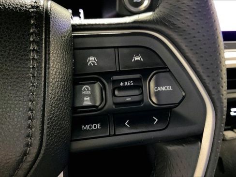 Used 2026 Toyota 4Runner SR5 AWD/4WD image 19