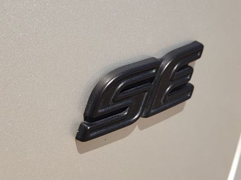 Used 2023 Toyota Corolla SE FWD image 7
