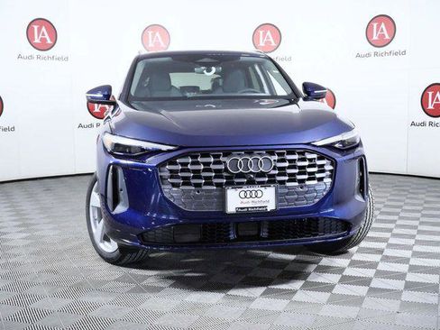 New 2025 Audi Q5 Premium Plus image 3