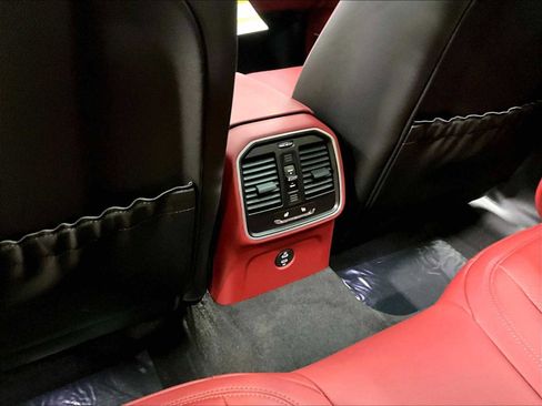 New 2026 Porsche Macan image 24