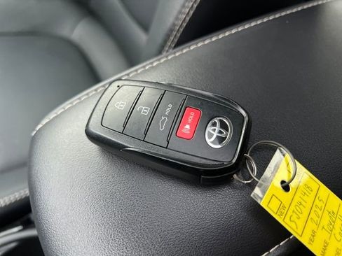 Used 2025 Toyota Corolla XLE image 31