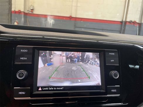 Used 2022 Volkswagen Taos S image 17