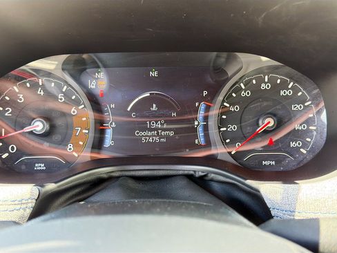 Used 2024 Jeep Compass Latitude AWD/4WD image 37